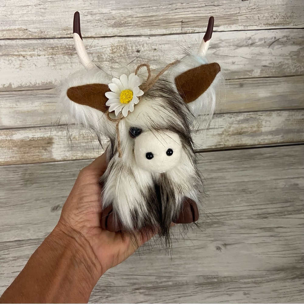 Highland Cow Gnome Handmade Coo Tiered Tray Decor Farmhouse White Brown - Picture 10 of 11